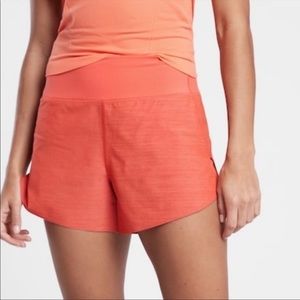 Athleta Run With It Textured 3.5” Short Size S